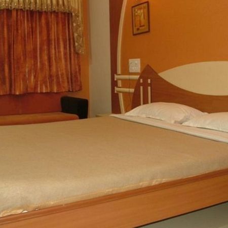Dwaraka Residency Hotel Kakinada Exterior photo
